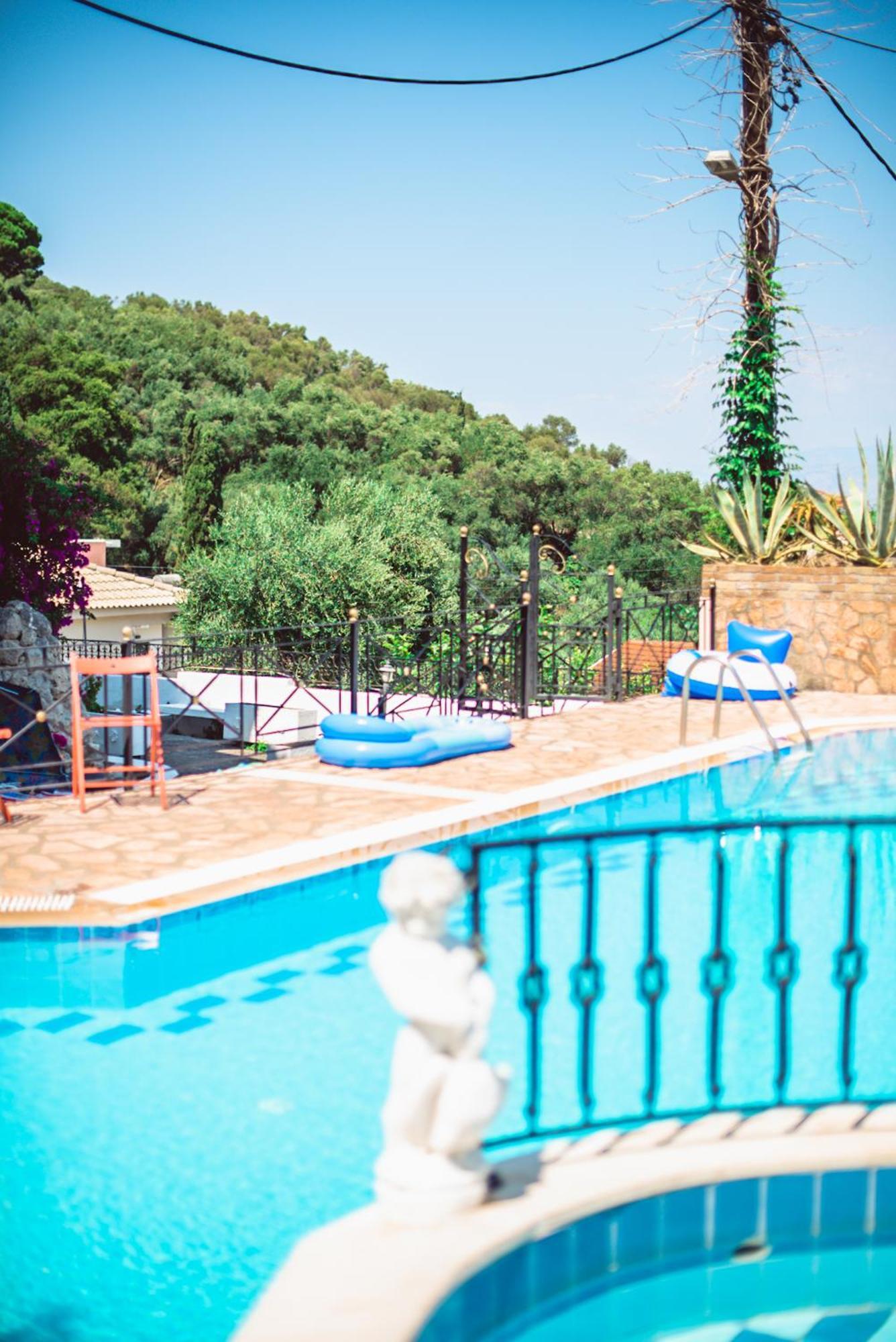 Avra Sea View Paradise Pool Aparthotel